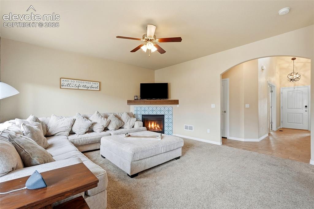 Image 8 of 50: Living Room