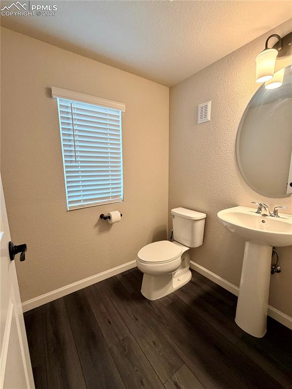 Image 11 of 23: Bathroom