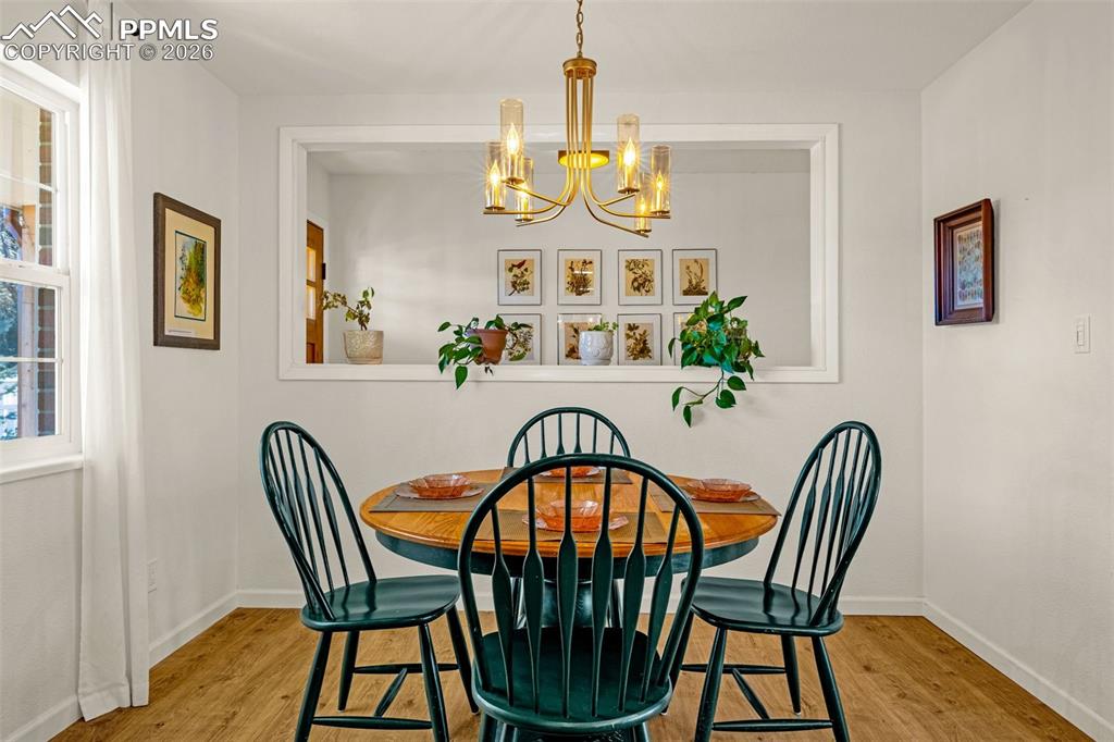 Image 10 of 44: Dining Area