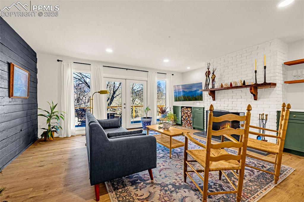 Image 13 of 44: Living Room