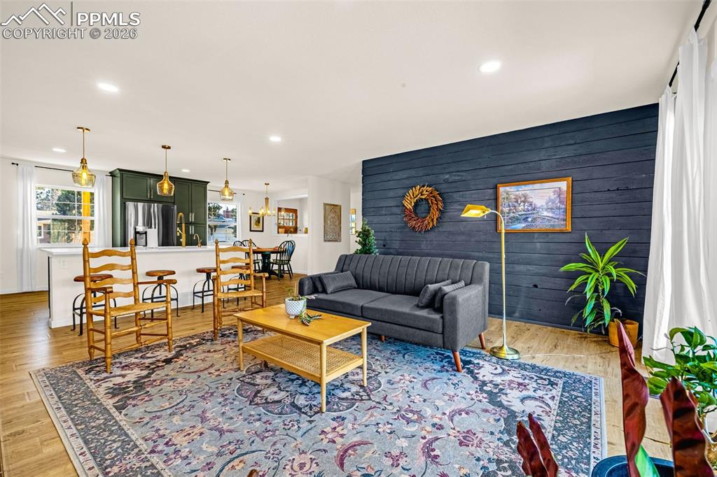 Image 15 of 44: Living Room