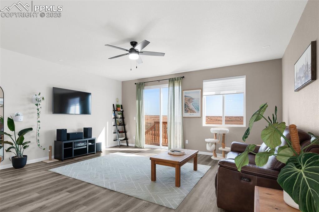 Image 2 of 31: Living Room