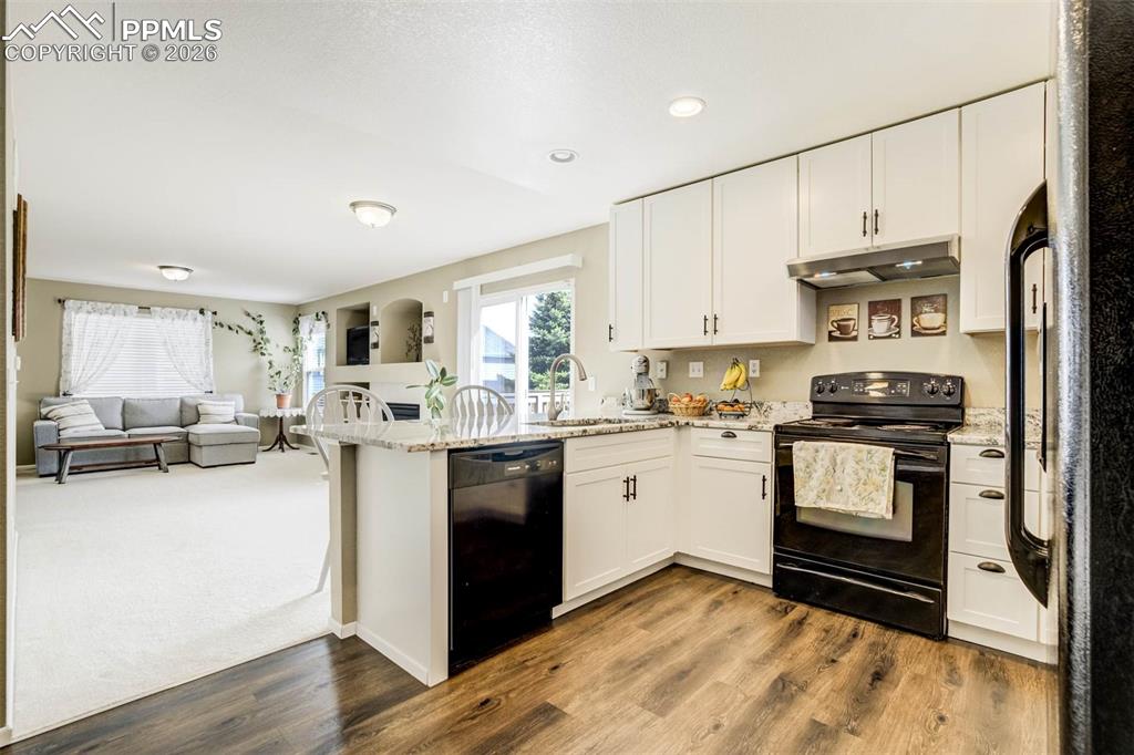 Image 9 of 42: Kitchen