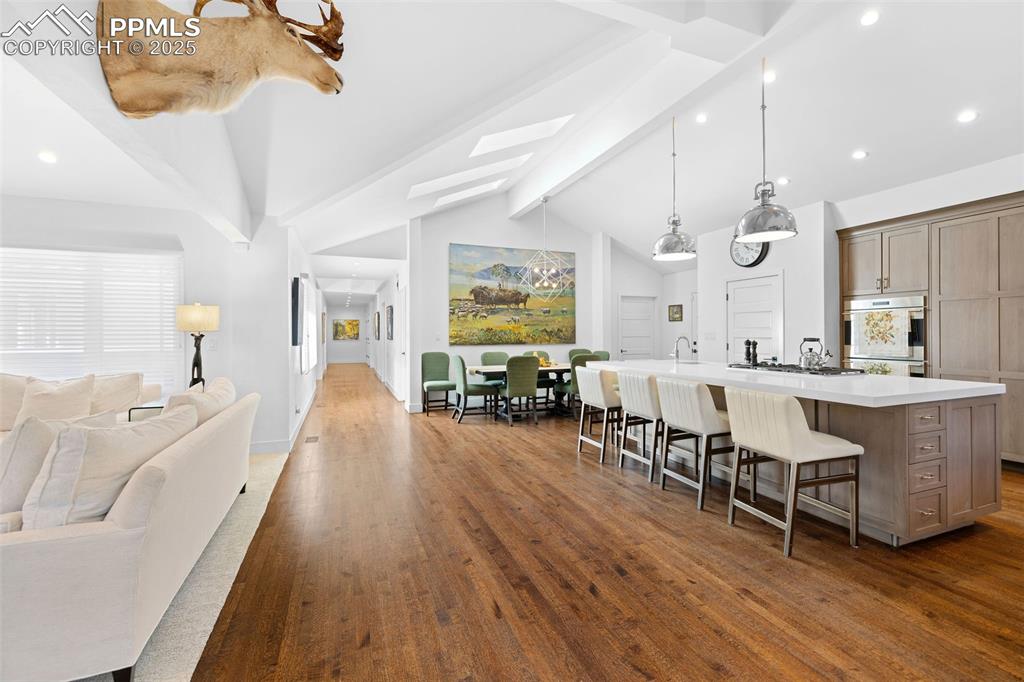 Image 10 of 43: Kitchen