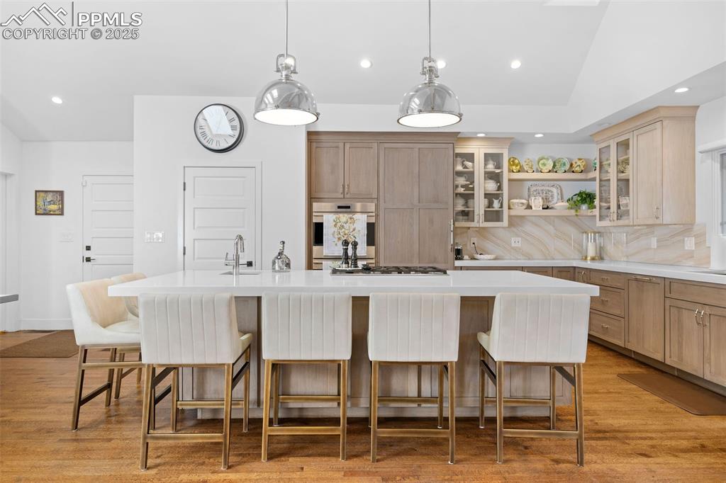 Image 14 of 43: Kitchen