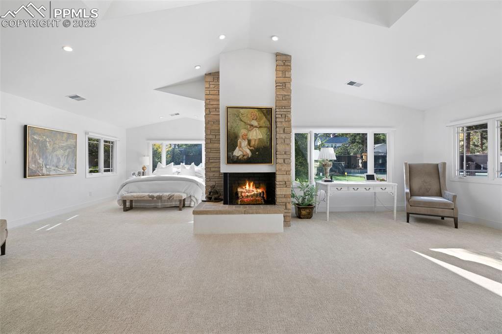 Image 17 of 43: Bedroom