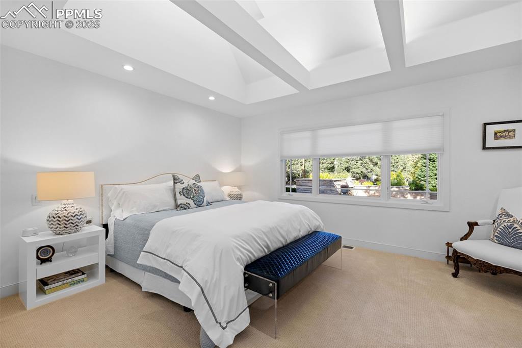 Image 23 of 43: Bedroom