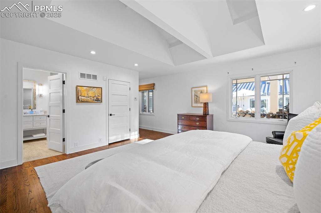 Image 27 of 43: Bedroom