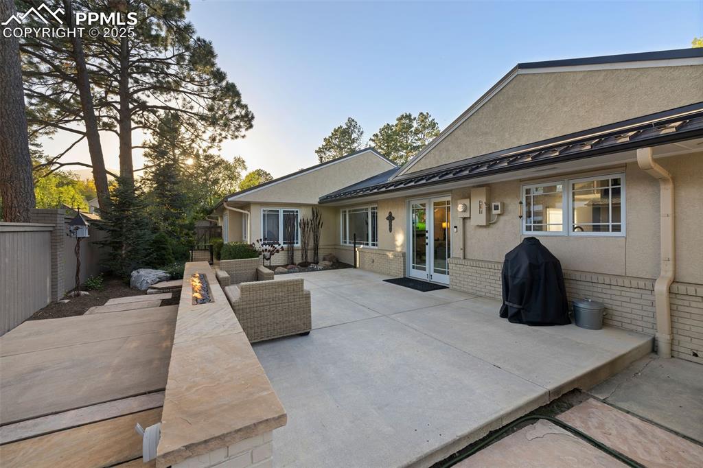 Image 42 of 43: Back of Structure