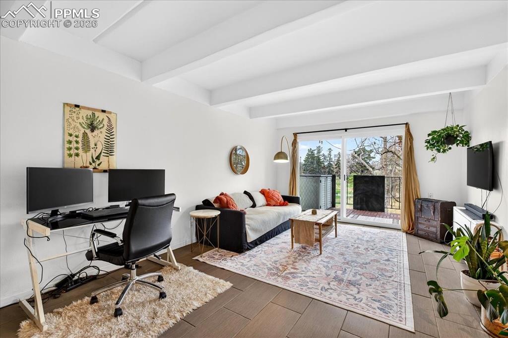 Image 11 of 24: Office