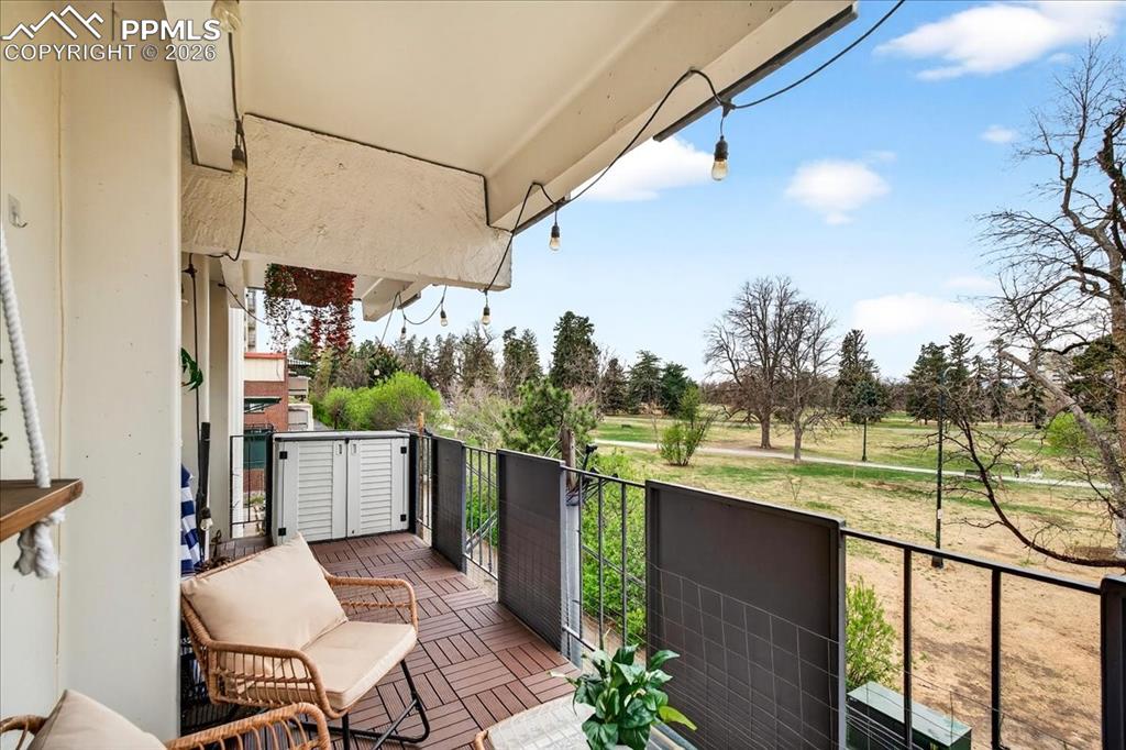 Image 19 of 24: Balcony