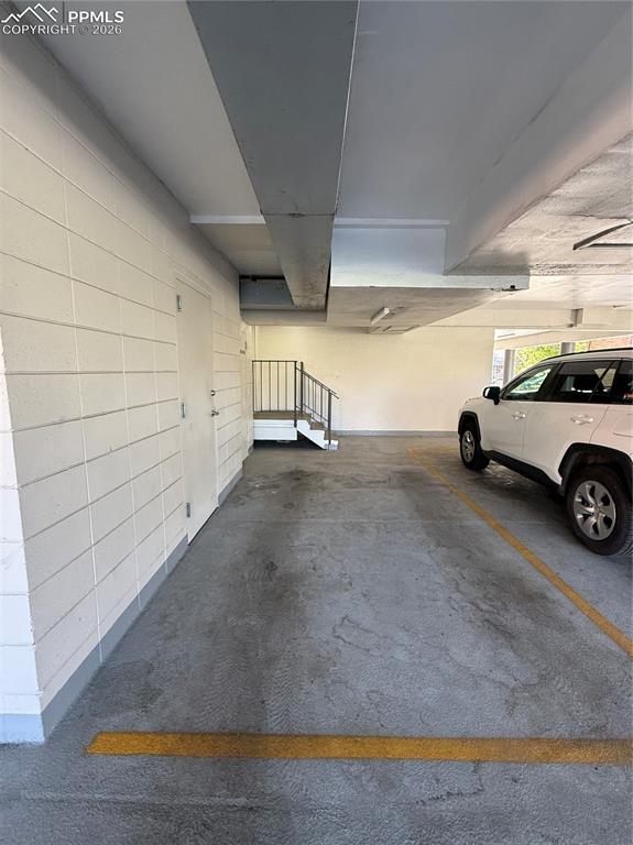 Image 24 of 24: Garage