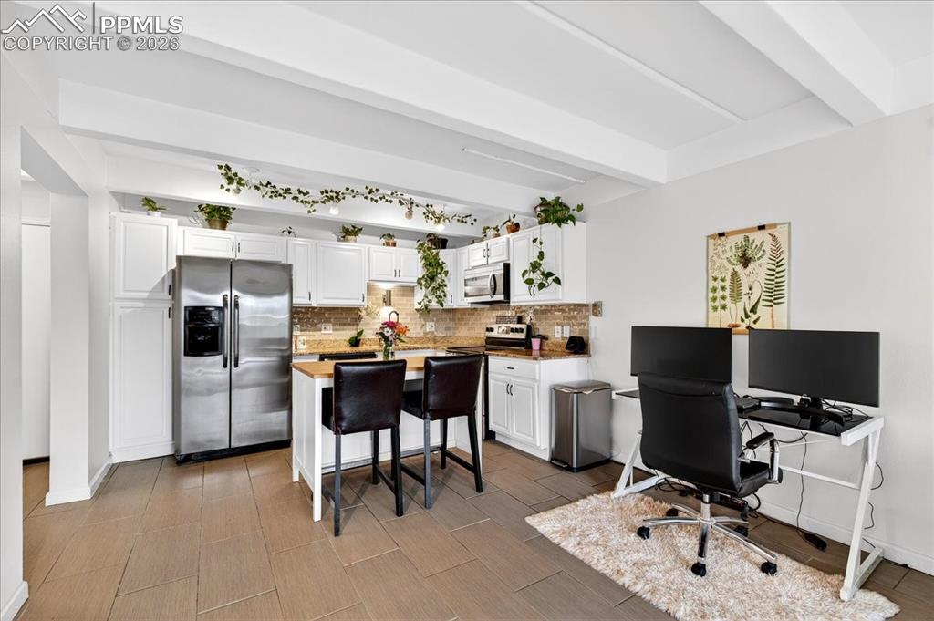 Image 9 of 24: Office