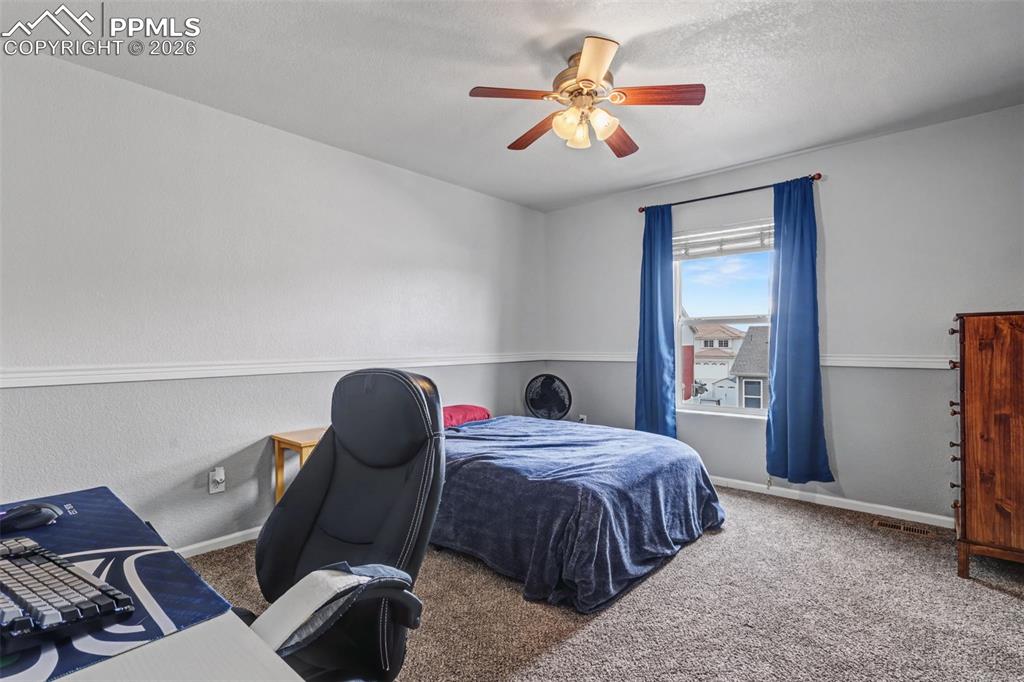 Image 22 of 47: Upper-Level 2nd Bed Photo #1