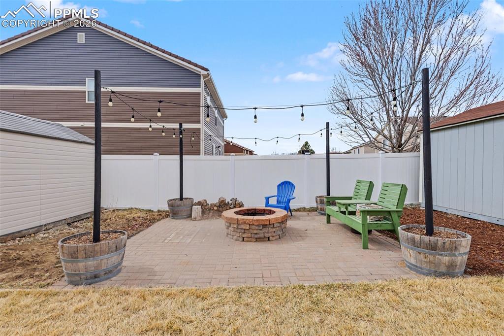 Image 37 of 47: Patio