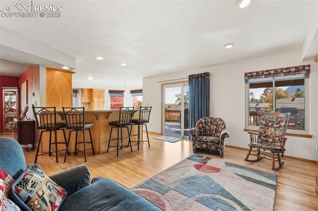 Image 19 of 46: Living Room