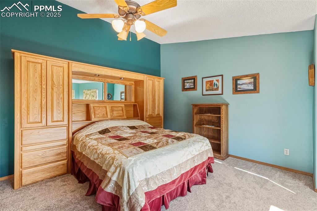 Image 25 of 46: Bedroom