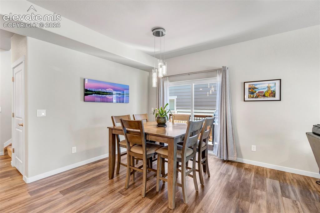 Image 13 of 50: Dining Area