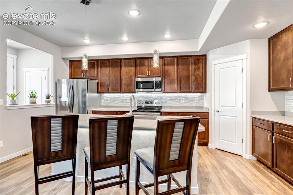 Image 8 of 50: Kitchen