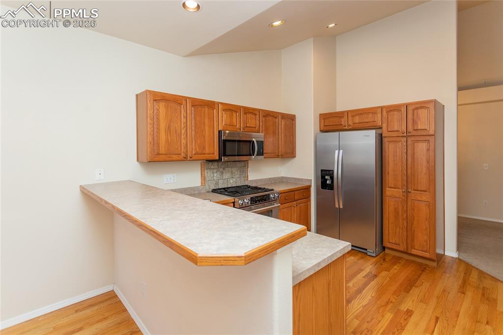 Image 14 of 35: Kitchen