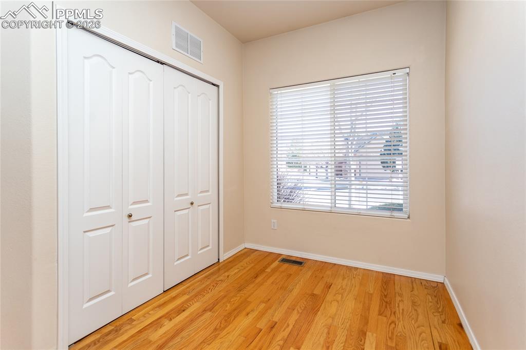 Image 15 of 35: Bedroom