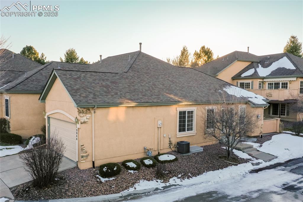 Image 3 of 35: Side of Structure