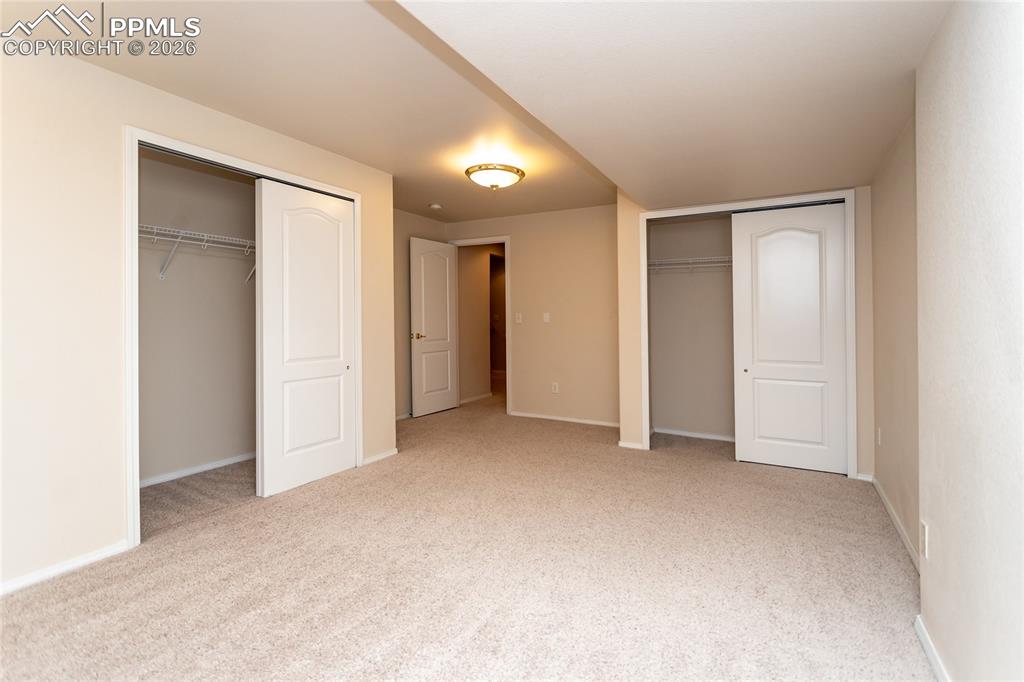 Image 31 of 35: Bedroom