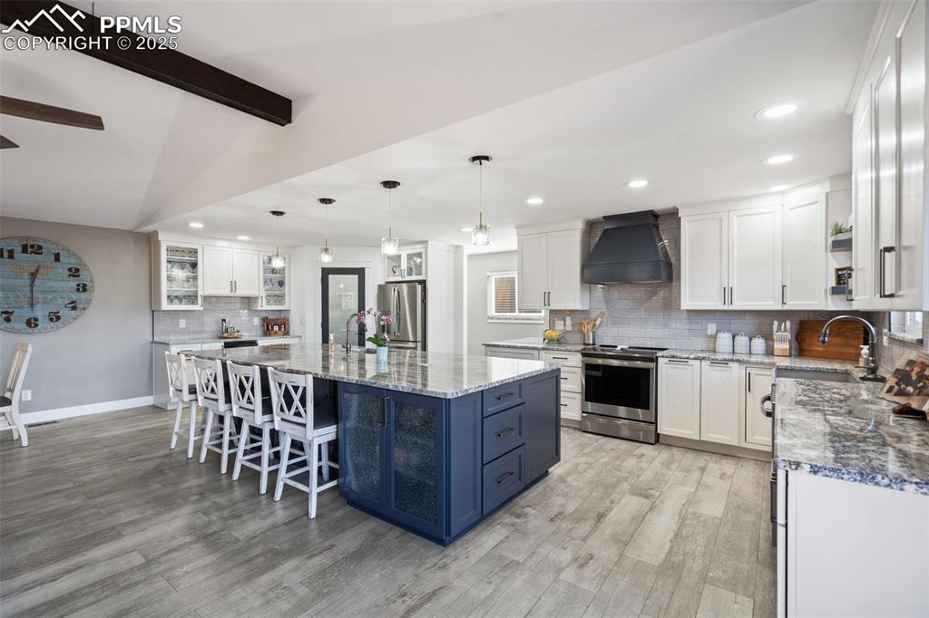 Image 12 of 49: Check out this GORGEOUS Kitchen! 