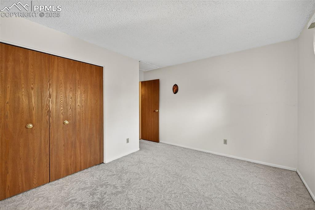 Image 27 of 36: Bedroom