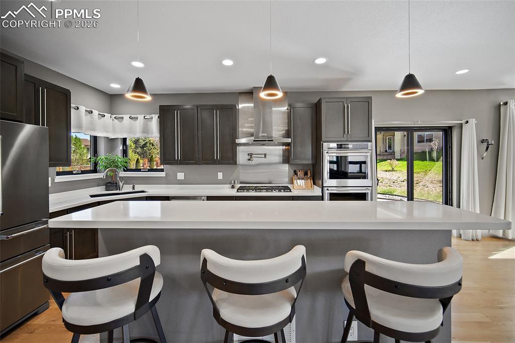 Image 11 of 50: Kitchen