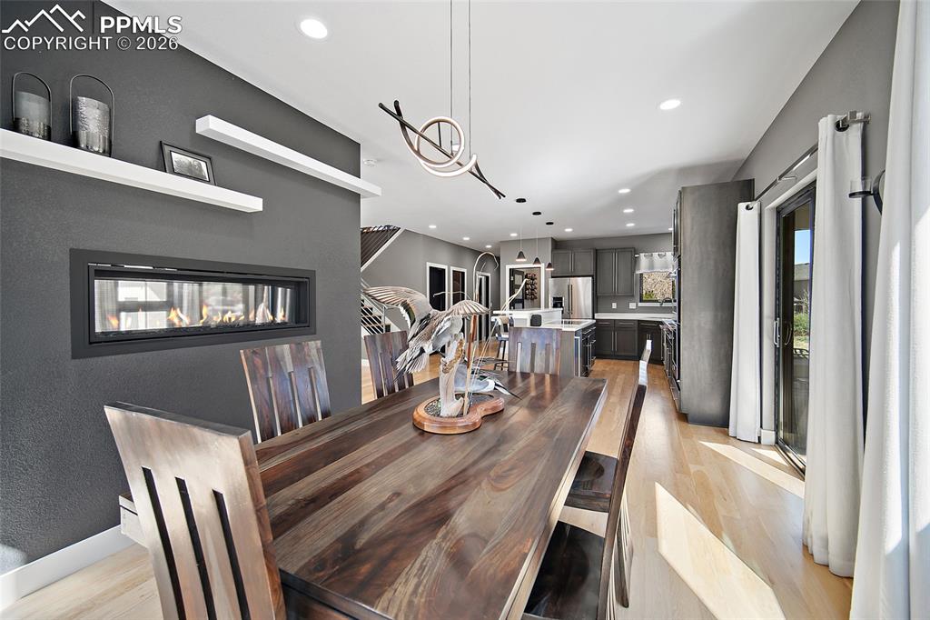 Image 13 of 50: Dining Area