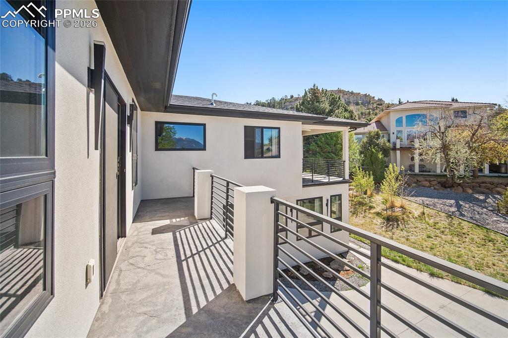 Image 23 of 50: Balcony