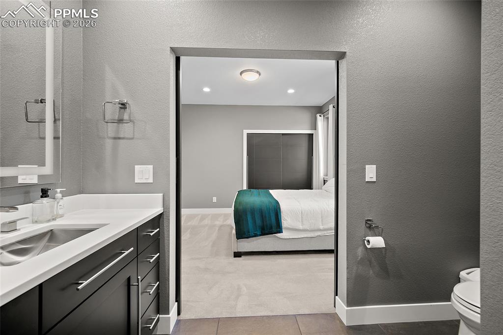 Image 44 of 50: Bathroom