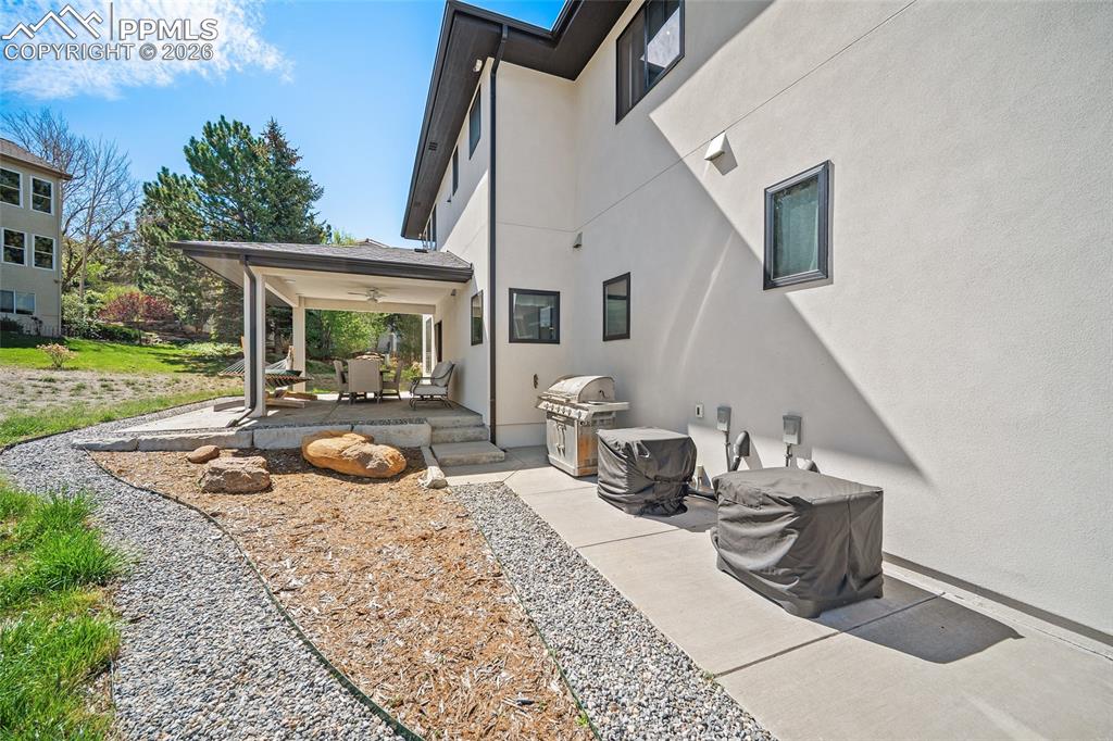 Image 47 of 50: Patio