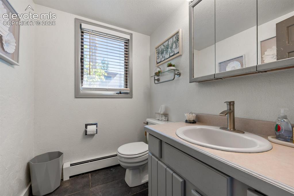 Image 14 of 33: Bathroom