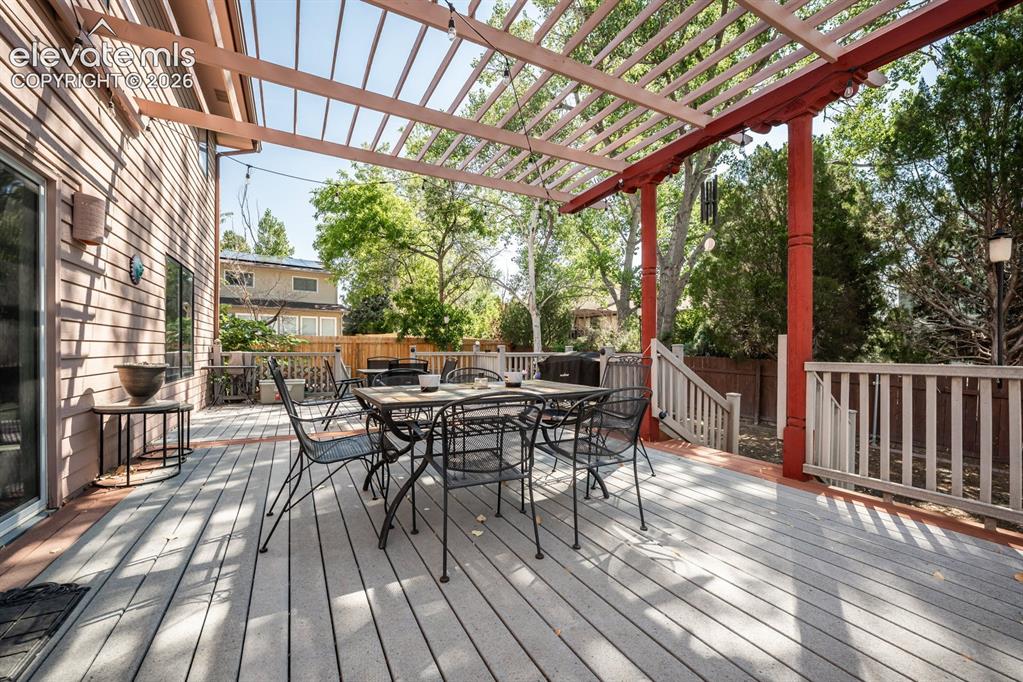 Image 6 of 33: Deck