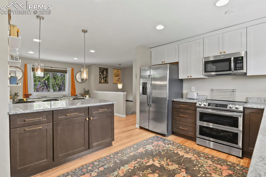 Image 7 of 38: The is open and provides a lot of space 