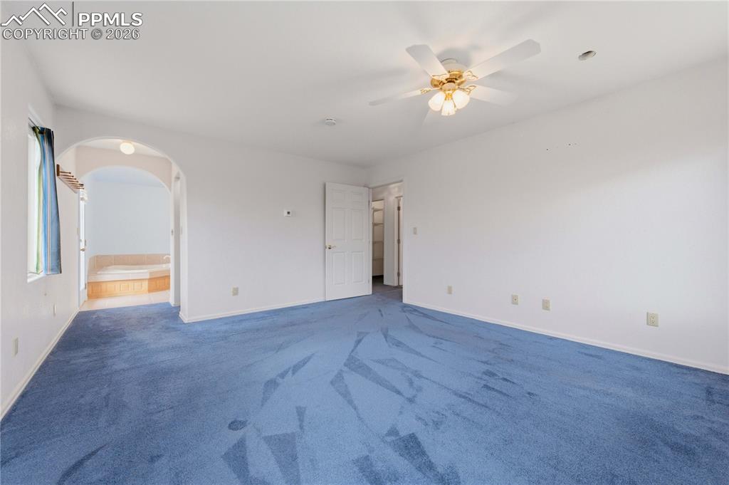 Image 18 of 33: Bedroom