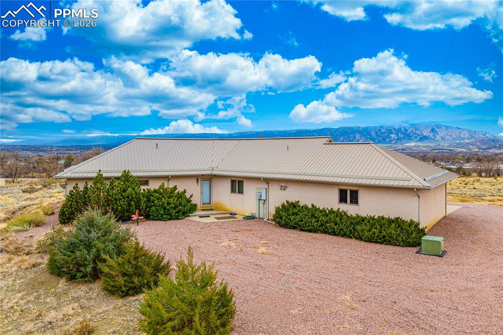 Image 23 of 33: Back of Structure