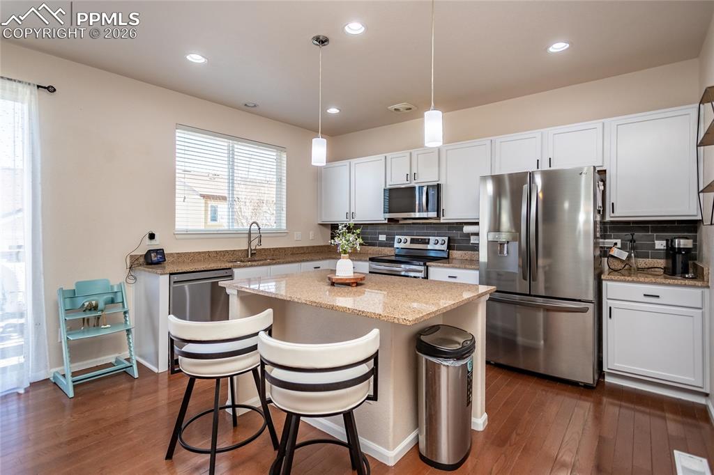 Image 10 of 39: Kitchen