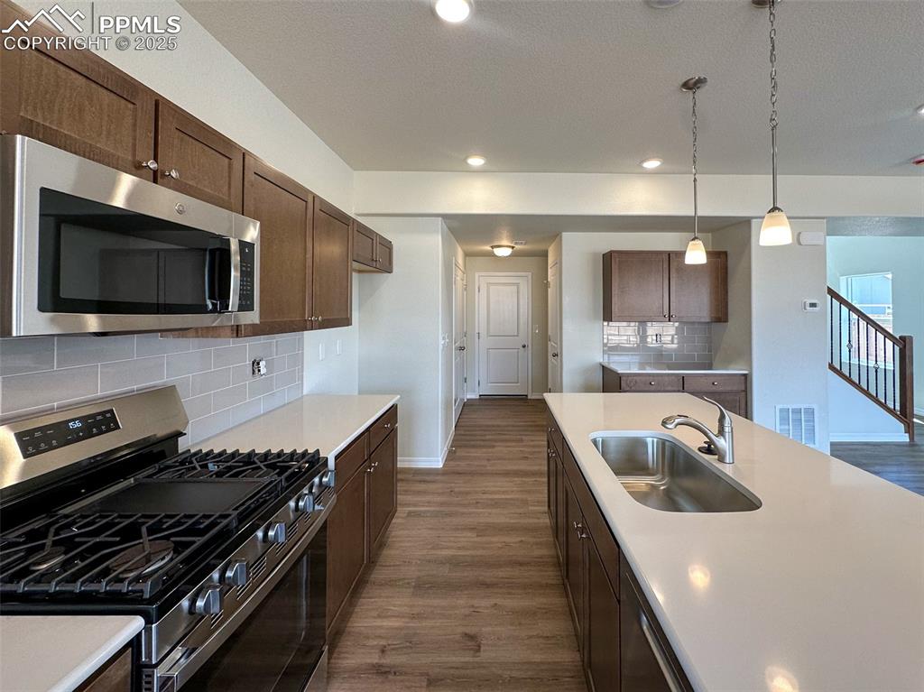 Image 11 of 35: Kitchen