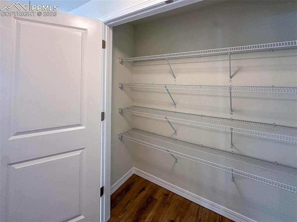 Image 14 of 35: Double pantry 