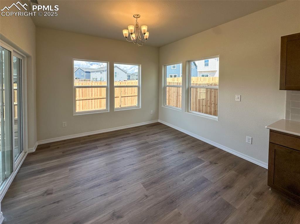 Image 6 of 35: Dining Area