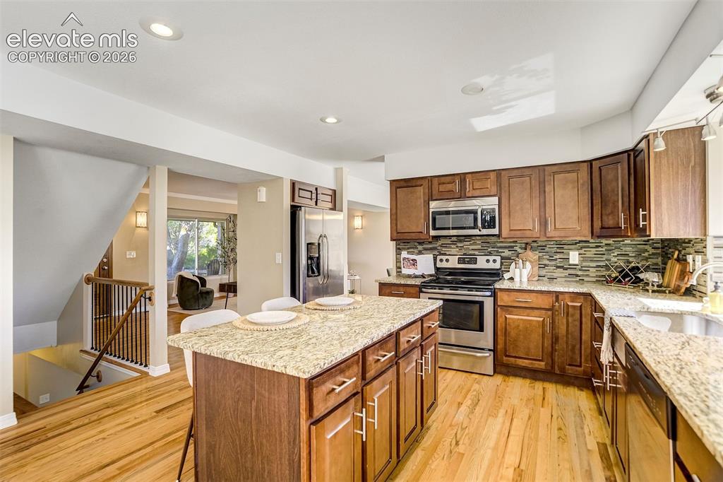 Image 11 of 50: Kitchen