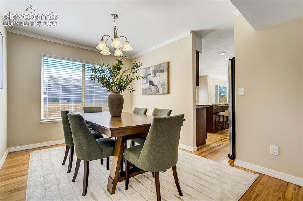 Image 9 of 50: Dining Area