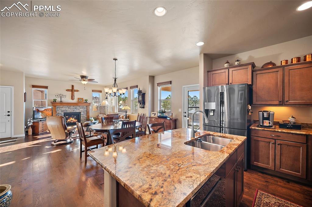 Image 11 of 39: Kitchen