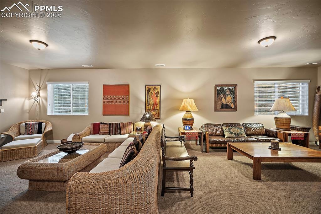 Image 22 of 39: Family Room