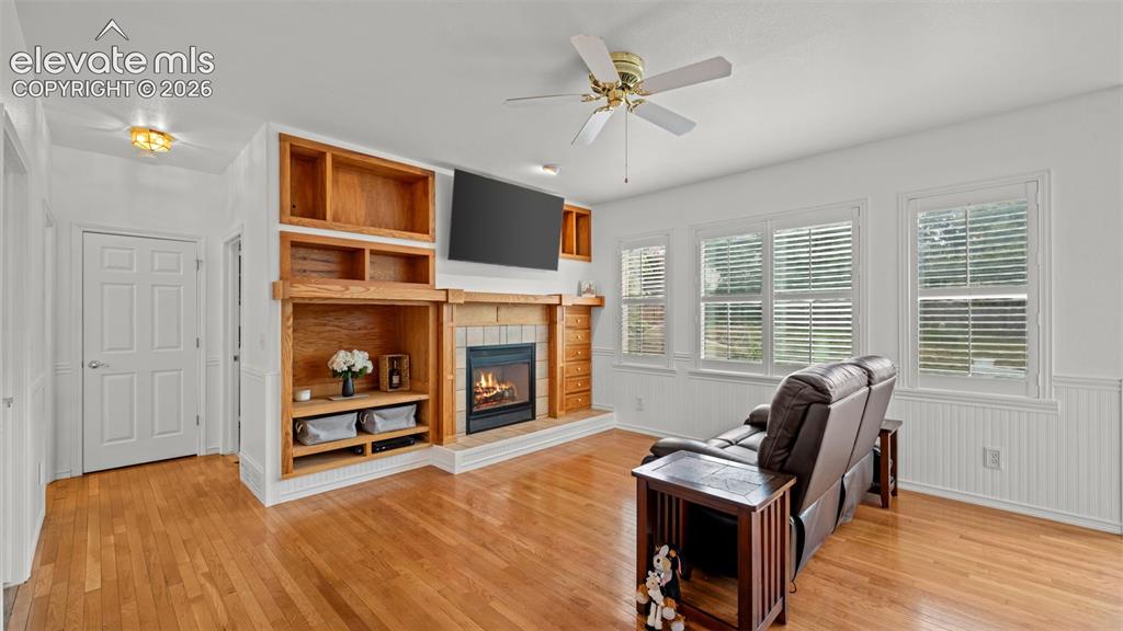 Image 10 of 47: Living Room