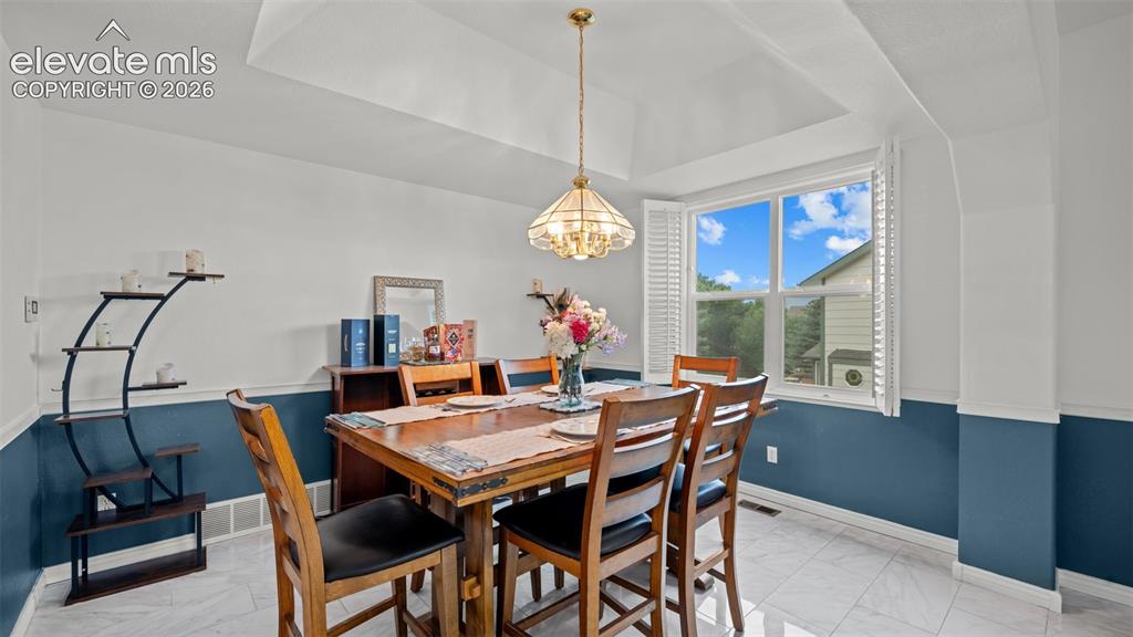 Image 7 of 47: Dining Area