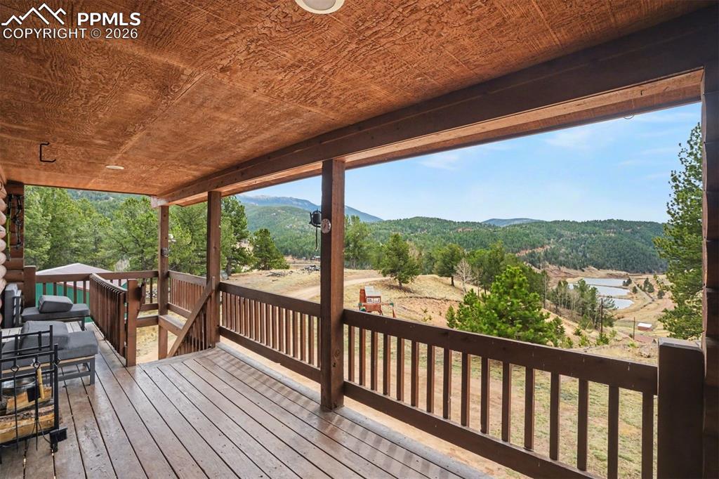 Image 10 of 28: Deck